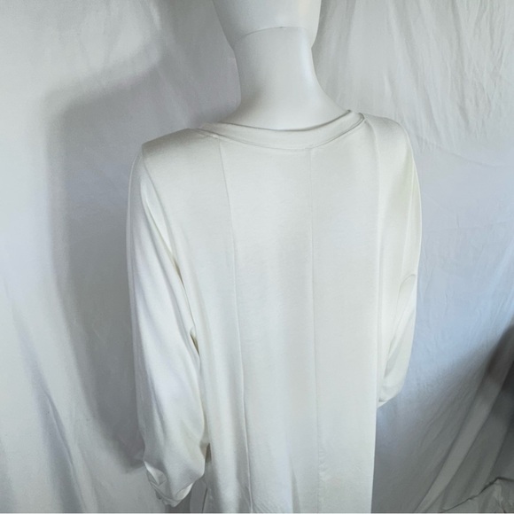 Women’s Ivory Oversized Long Dolman Sleeve Tunic Tee / Mini Dress - Picture 5 of 7